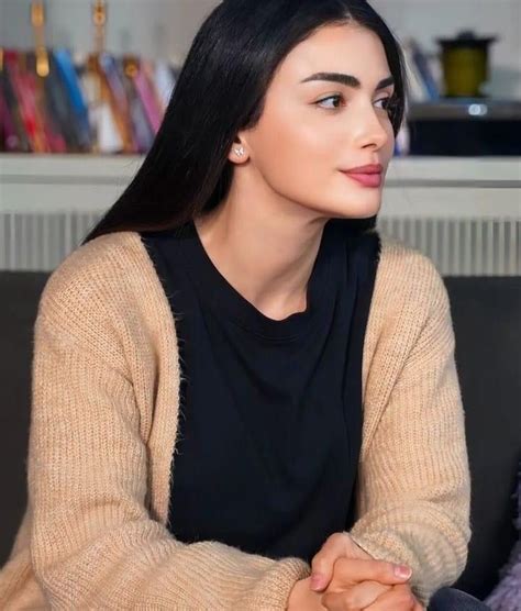 Pin on Özge Yağız