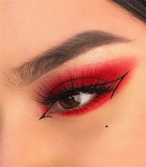 Pin by Twenty One on MAKE.UP | Eye makeup art, Edgy makeup, Artistry makeup