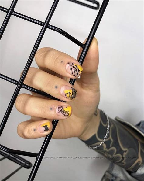 Больше красок: 20 идей желтого маникюра на весну | Hippie nails, Swag ...