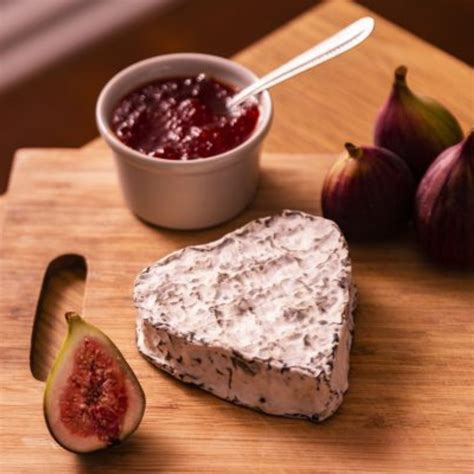 O Queijinho Do Coração - Queijo Coração em Brasa (Picante) - Capril do Bosque - 140g (aprox.)