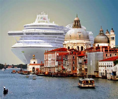 World’s largest cruise ship entering Venice…😍 – Stunning Lifestyle