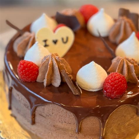 Berry Chocolate Whole Cake | FUJI BAKERY Seattle