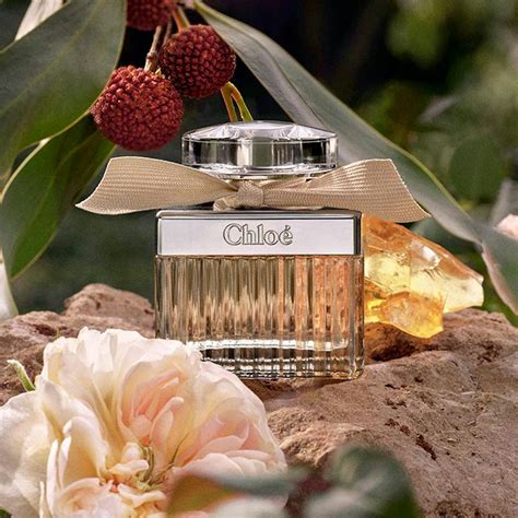 Chloé Signature Eau De Parfum 100ml Refillable Spray | The Fragrance Shop