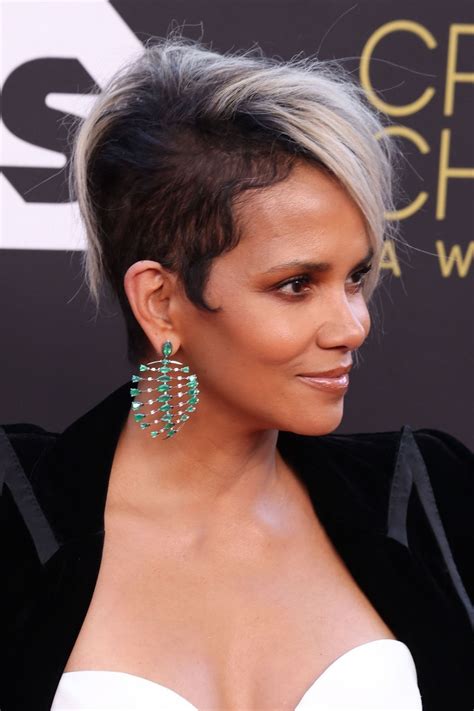 Halle Berry – 2022 Critics Choice Awards • CelebMafia
