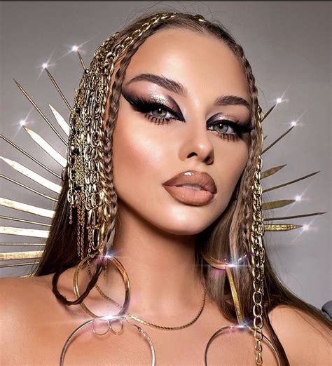 Pin di 𝖘𝖙𝖊𝖑𝖑𝖆 su 𝘔𝘠 𝘚𝘛𝘠𝘓𝘌 | Trucco editoriale, Idee per il trucco ...