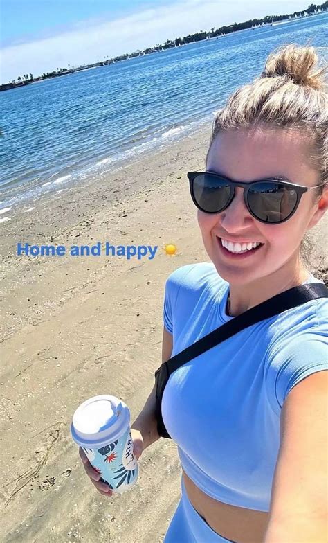 Amanda Balionis celebrates return with beach selfie after covering golf