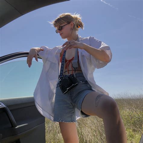 my niece said she knew I was gay when she saw this fit : r