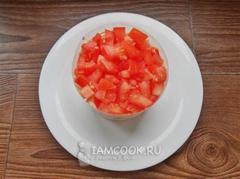 Салат «Красная шапочка» с помидорами и грибами — рецепт с фото пошагово