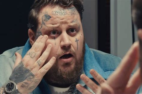 Jelly Roll Pokes Fun at His Tattoos in Uber Eats Super Bowl Ad | DRGNews