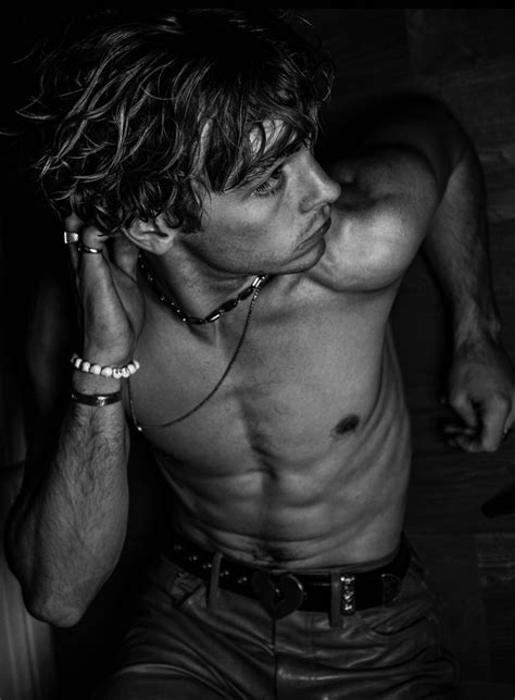 Alexis_Superfan's Shirtless Male Celebs: Ross Lynch black & white photo
