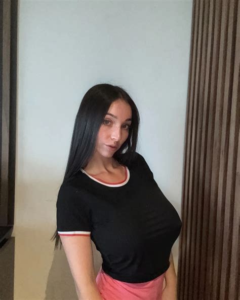 grace smalls (@grace_chugchug) • Instagram photos and videos