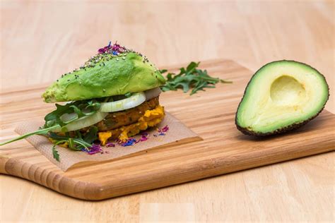 burger avocado hamburger veggie onions wooden humus beyond sticks zwiebeln brioche vegetables peppers potatoes mashed caramelized carrot tomatoes zucchini eggplant