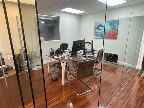 1335 NW 98 CT 7 Doral FL 33172-2777 APN: 3530320420070 | Crexi.com