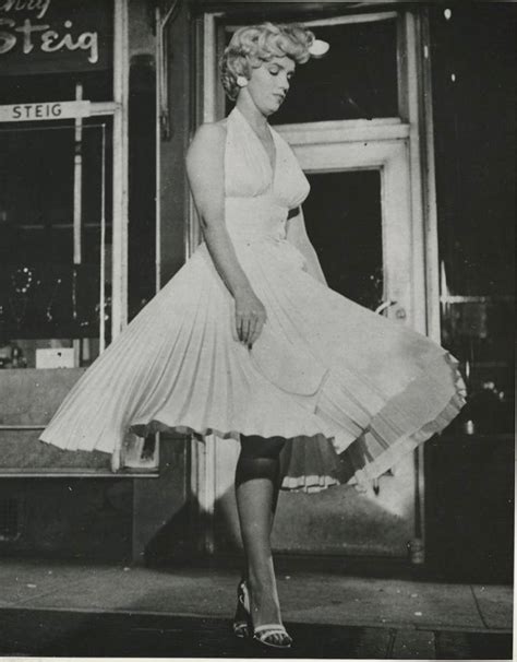 Marilyn Monroe on the set of The Seven Year Itch, 1954. | Marilyn