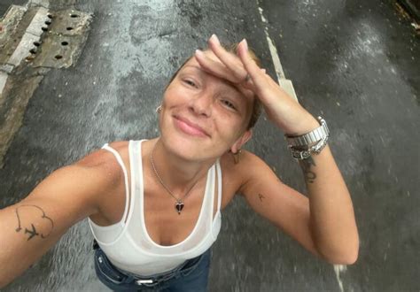 «Мокрая насквозь»: Настя Ивлеева нашла свое счастье в Таиланде