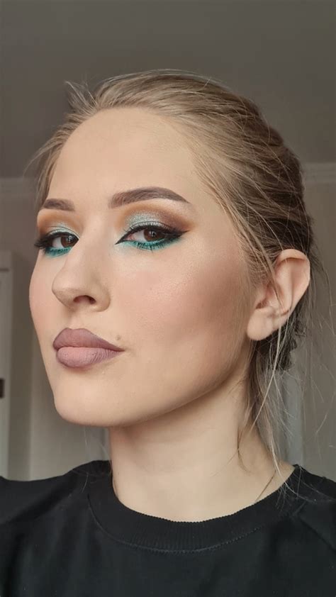 Будь же благосклонен ко мне, Pantone... Март цвета морской волны ...