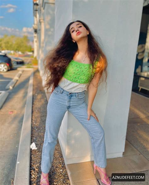 LALA SADII Feet - AZNudeFeet