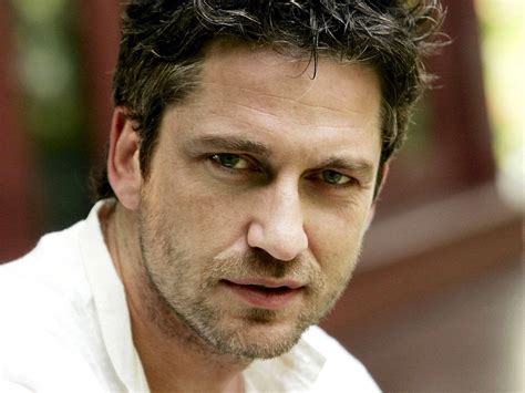 gerard butler handsome scottish actor wallpaper wallpaperscom