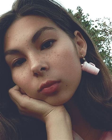 otmetok nravitsya  kommentariev sofia atsocuth  instagram