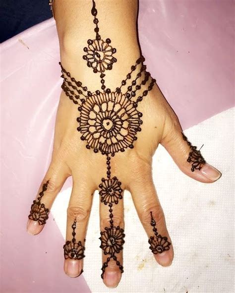 111+ Inspiring Mehndi Designs For Kids To Try In 2019 | Bling Sparkle ...