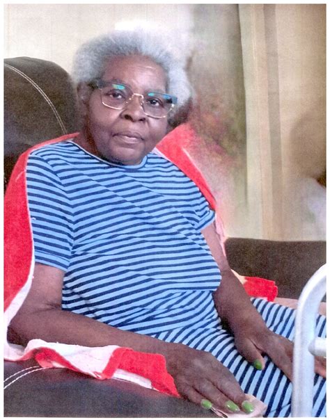 In Memory of Linda McNeil: Obituary and Funeral Information