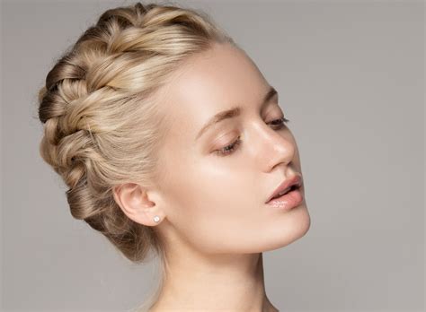 Greasy Hair Guide: Everything You Need to Know