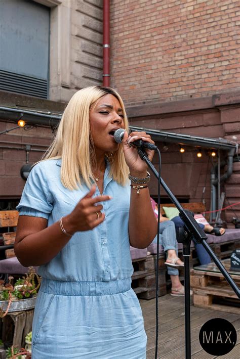 Amy Sue & Friends – Acoustic – Amy Sue & Friends