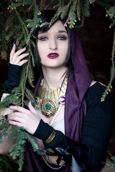 Morrigan from Dragon Age cosplay by Alexandria the Red. Photo by Carlos