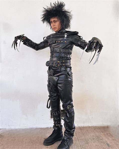 blesiv 🌴🇳🇮 | EDWARD SCISSORHANDS ️ | Instagram