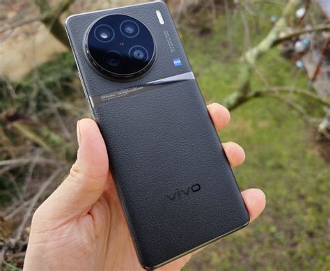 Vivo X90 Pro High-End-Smartphone mit 1-Zoll-Sensor und langer ...