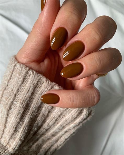 The Best Nail Colors of Fall 2023 | The Everygirl