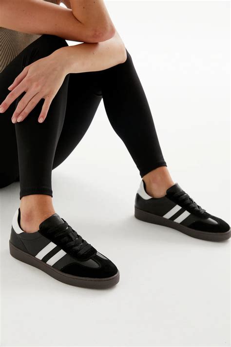 Aloha Sneakers Black & White - JorgiaKate Clothing