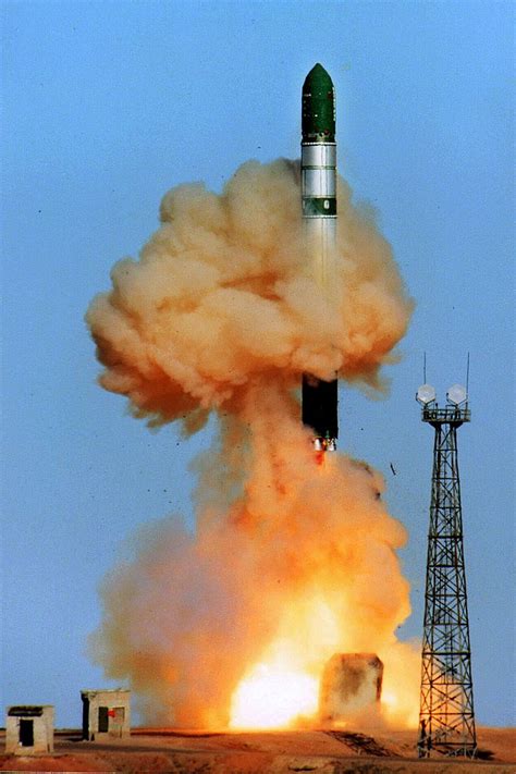 Пуск ракеты РС-20, 2001 год | Ракеты, Авиация