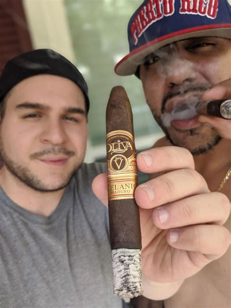 Starting off the weekend with my bro and a couple of Oliva Serie V