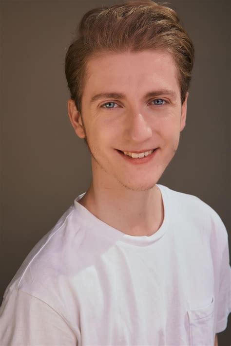 kaine applegate  entertainmentie