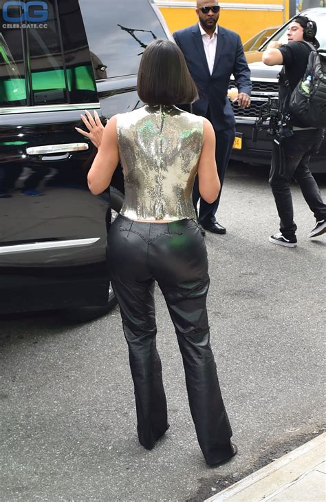 Kim Kardashian nackt, Nacktbilder, Playboy, Nacktfotos, Fakes, Oben Ohne