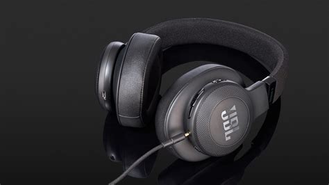 JBL E55BT Review | headphonecheck.com
