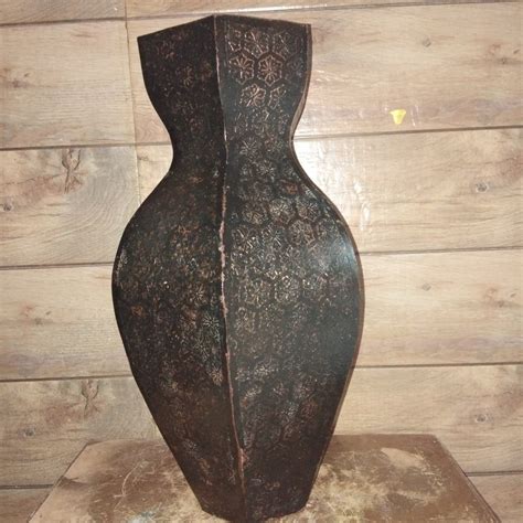 Metal Antique Vase at Rs 899 | एंटीक फूलदान in Delhi | ID: 19938483797