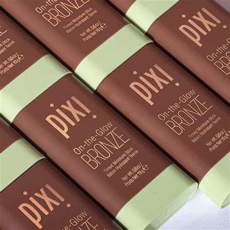 Pixi | Pixi On The Glow Bronze | Women | Cream Bronzers | Flannels