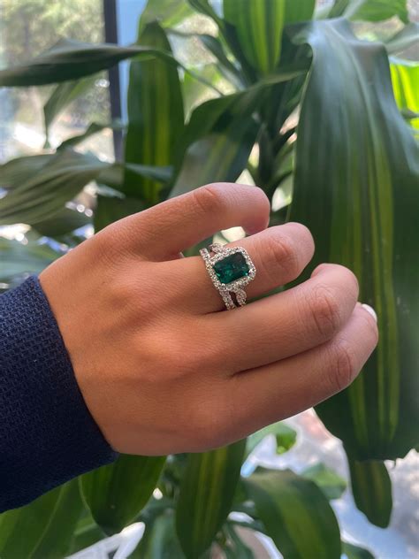 Green Emerald and Diamond Halo Ring | Temple & Grace AU