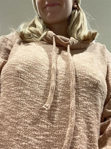 It’s a little nippy out today : r/braless