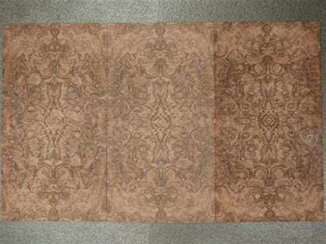 3 stroken, elk in 4 delen Gevoegd Noten Wortel 31x58cm – Hout-Fineer.nl