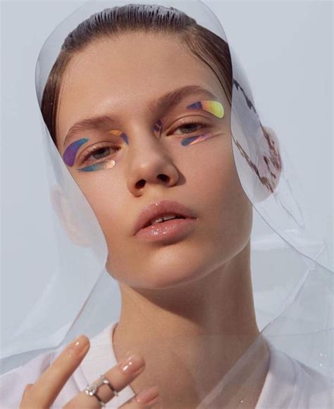 Pin by Best Design on ФУТУРИЗМ | Fashion makeup, High fashion makeup ...
