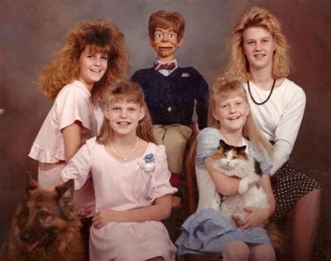 These Ridiculous Family Portraits Are So Awkward It Hurts | Awkward ...