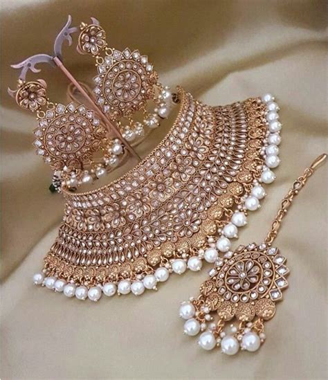 Indian Wedding Jewelry Set with Pearls