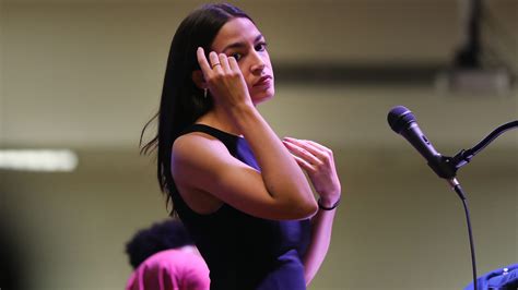 Alexandria Ocasio-Cortez threatened by police officer in Facebook post