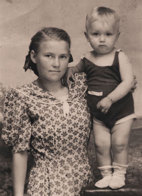 Вера Капустина с племянником | История и наследие водных путей Белозерья