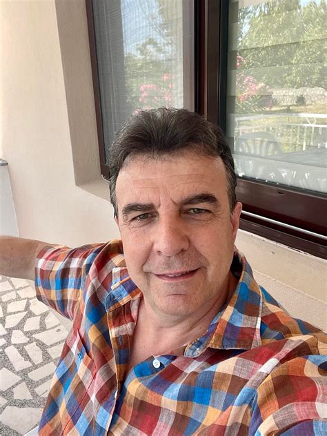 (9) EKSKLUZIVNO: GDE SU I ŠTA RADE OVOGA LETA POZNATE LIČNOSTI IZ ...