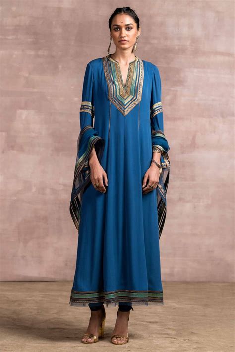 Tarun Tahiliani Womenswear Tarun Tahiliani Womenswear is a woven verse ...