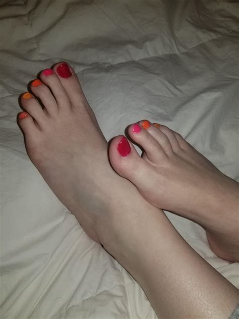 Wife's sleeping feet part deux | Scrolller